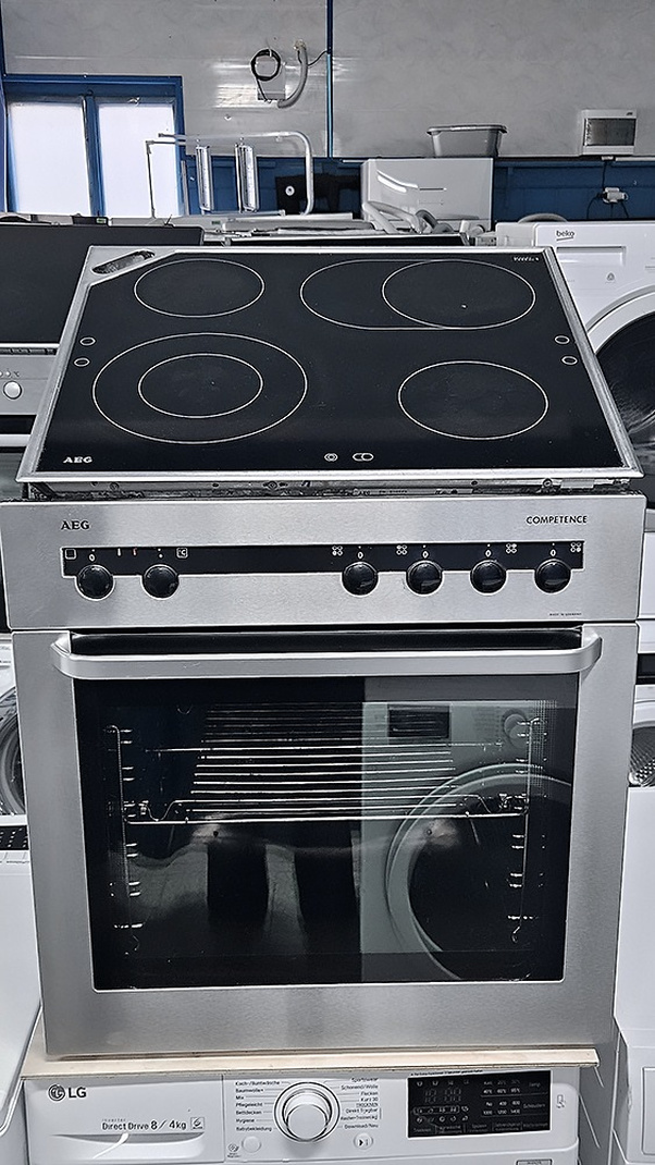 Horkovzdušná trouba se sklokeramickou deskou - set AEG Competence – Vestavné trouby s deskou – sety | Elektro Bazar Liberec