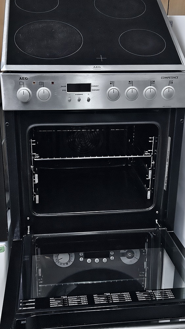 Horkovzdušná trouba se sklokeramickou deskou - set AEG Competence – Vestavné trouby s deskou – sety | Elektro Bazar Liberec
