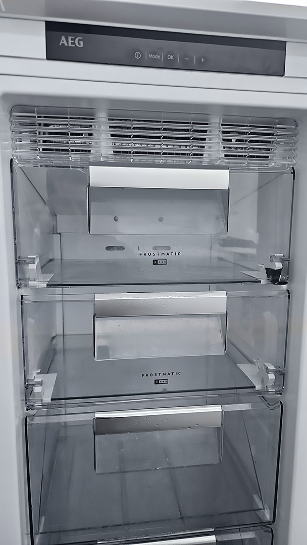 Vestavný zásuvkový mrazák AEG - NO FROST – Mrazáky | Elektro Bazar Liberec